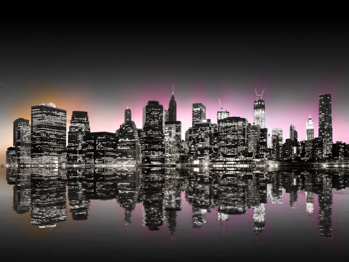 Fotobehang - Colorful glow over NYC.