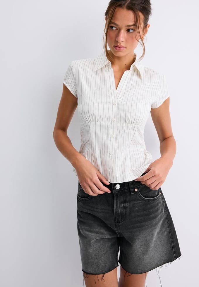 Stradivarius Blouse met korte mouw en naad onder de borst  Ecru S