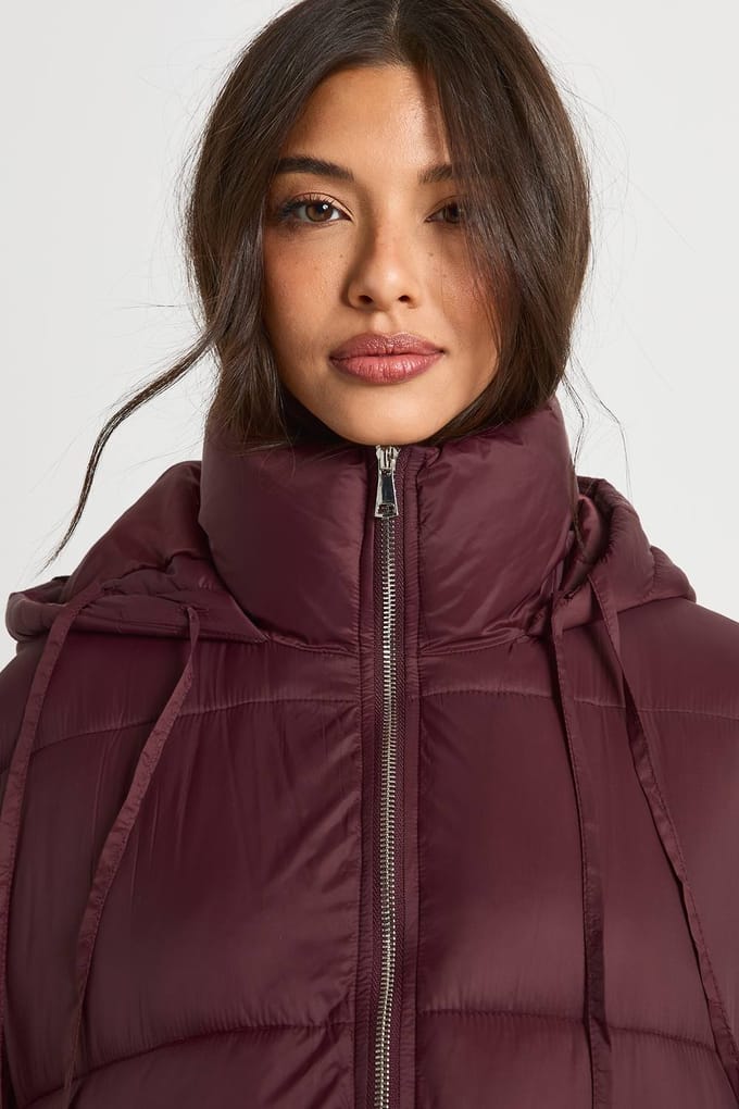 boohoo Dames Capuchon pufferjack met ingesnoerde taille | Chocolate | Maat: 12