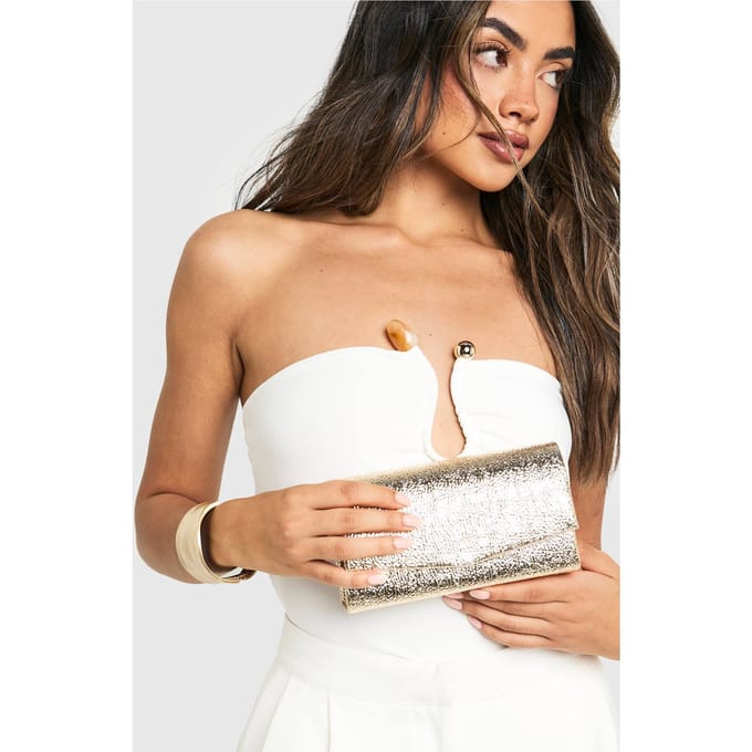 boohoo Dames Textuurrijke Metallic Gestructureerde Clutch Tas | Goud