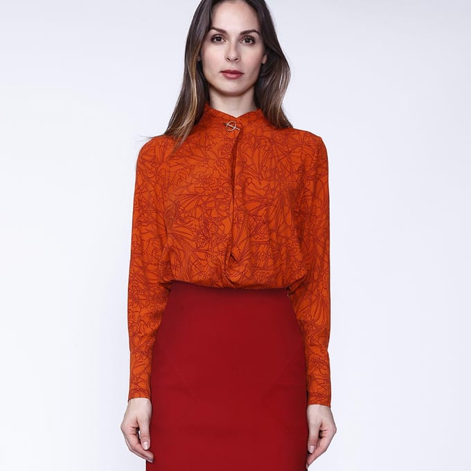 Gekruiste kraagblouse met lineaire bloemenprint