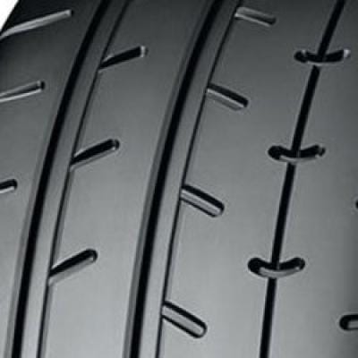 Yokohama Advan A052 ( 255/40 R17 98W XL )
