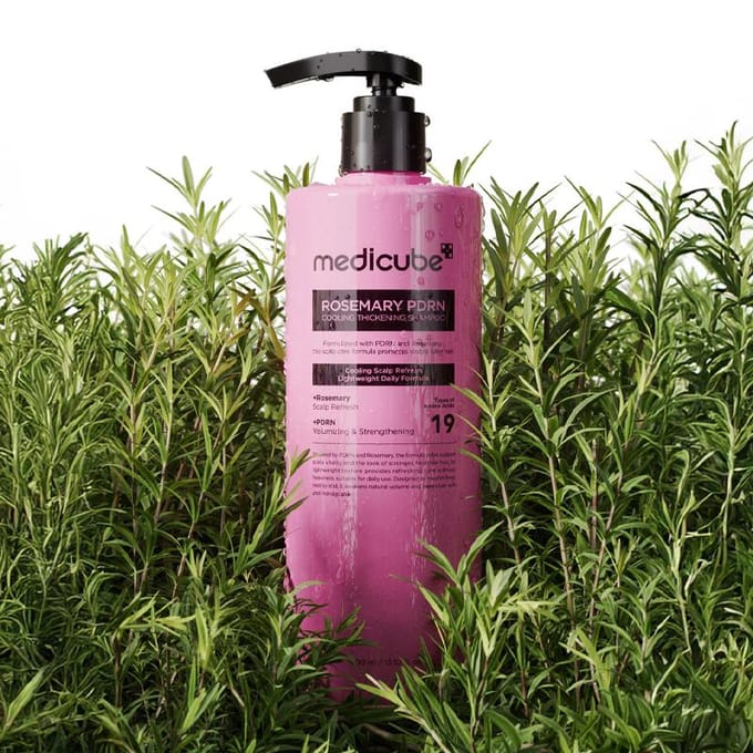 [medicube] Shampooing Épaississant Refroidissant au PDRN et Romarin 400 ml