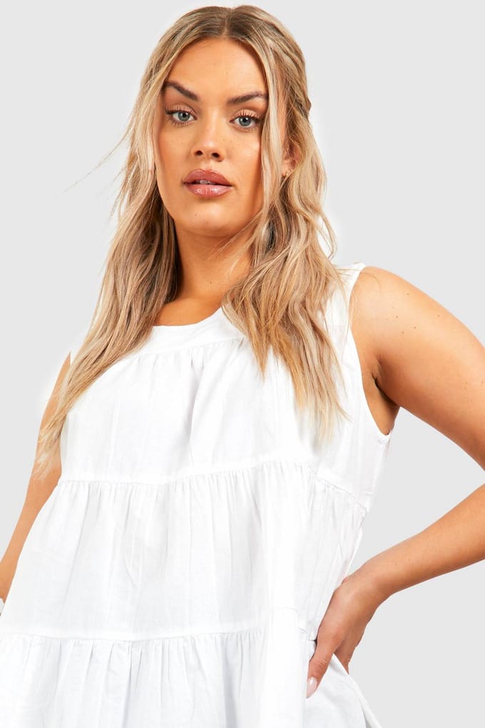 boohoo Dames Plus Tiered Poplin Smock Top | Wit | Maat: 44