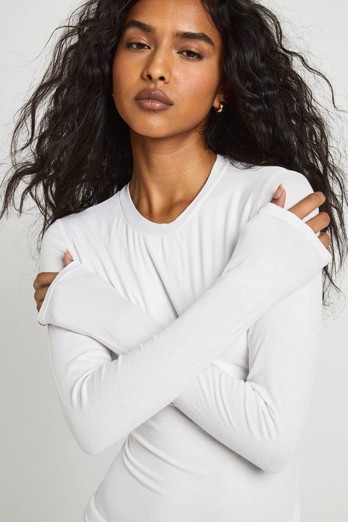 boohoo Dames Geribbeerde top met ingebouwde beha en lange mouwen | Wit | Maat: 42
