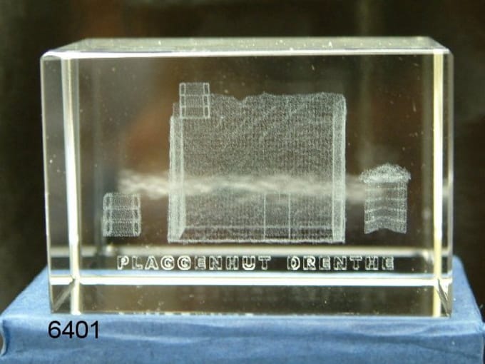 3D Laser Gravure Plaggenhut – 6 x 4 x 4 cm – Glasblok – Geschenkdoos – Decoratief