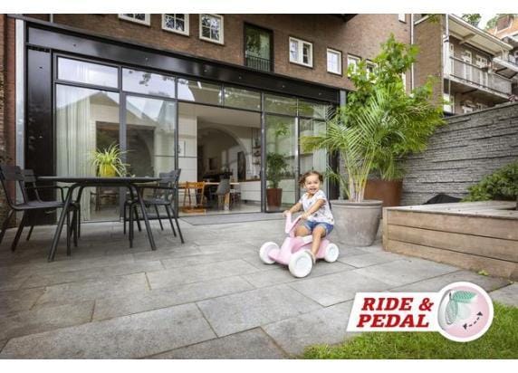 BERG GO² Loopauto - 10 tot 30 Maanden - Uitklapbare pedalen - Roze