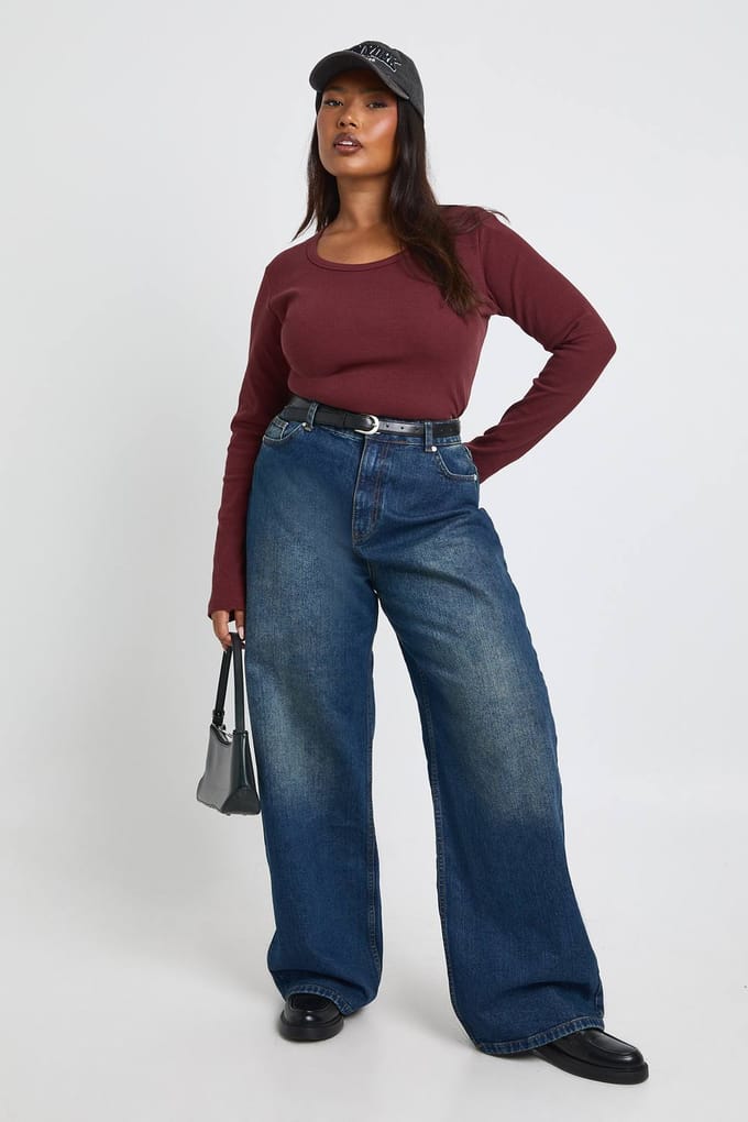 boohoo Dames Plus Basic Rib Scoop-hals Lang gesneden Lange Mouwen Nauwsluitende Top | Bordeaux Rood | Maat: 46