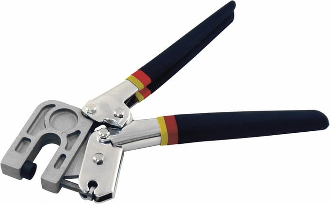 Schaar voor het snijden van gipsplaten en metalen profielen
