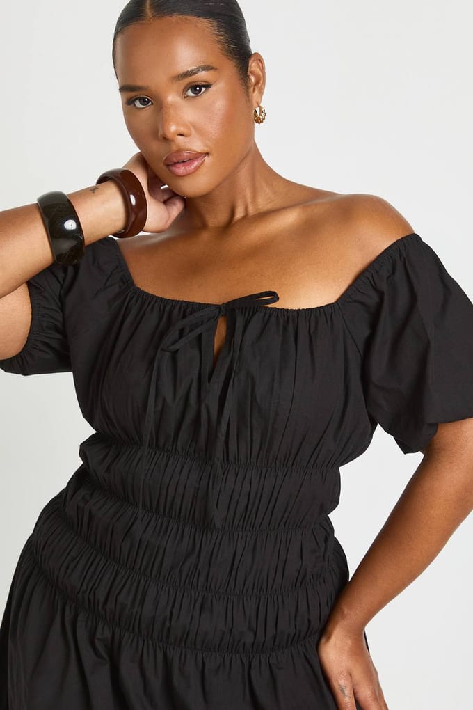 boohoo Dames Plus Pofmouw Gerimpelde Ruches Maxi Jurk | Zwart | Maat: 46