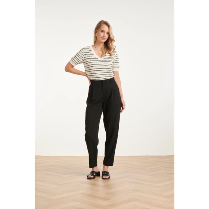 Smashed Lemon Gestreept gebreid t-shirt zwart & off-white met v-hals |