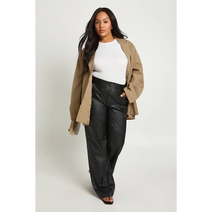 boohoo Dames Plus kunstleren broek met rechte pijpen | Black | Maat: 28