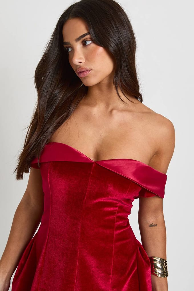 boohoo Dames Kleine fluwelen Bardot mini jurk | Rood | Maat: 38