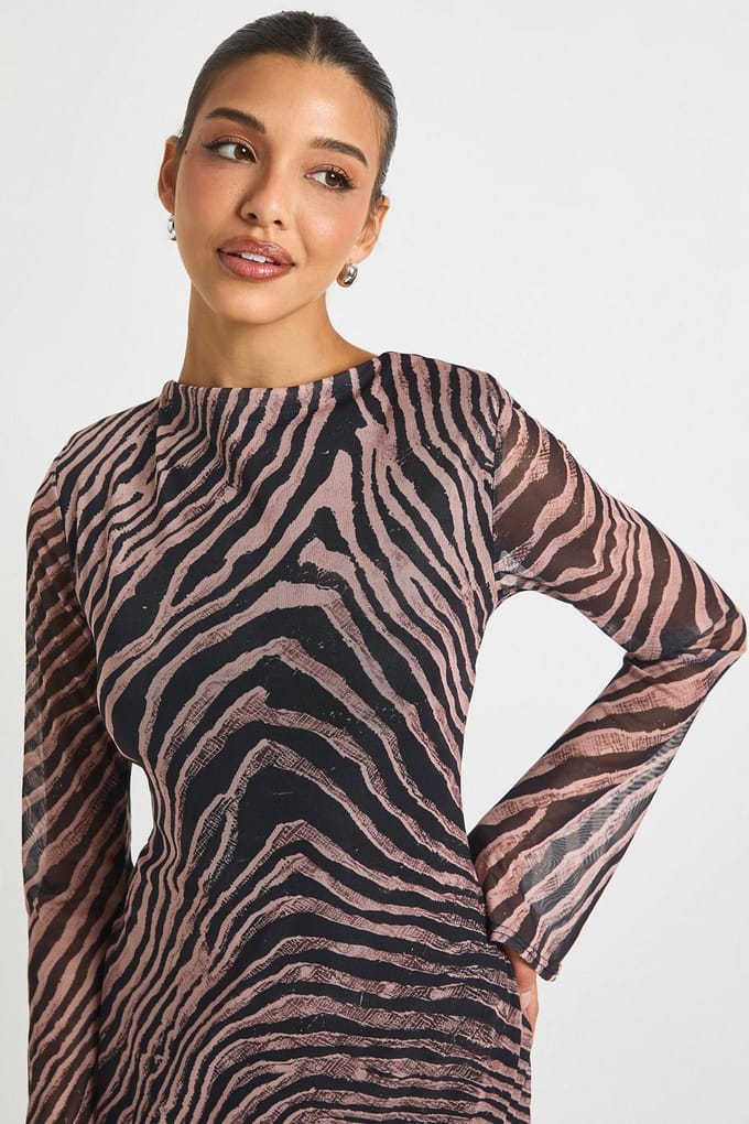 boohoo Dames Zebra bedrukte mesh schouderpad maxi jurk | Black | Maat: 8