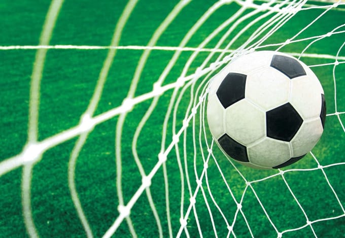Fotobehang  Football | PANORAMIC - 250cm x 104cm | 130g/m2 Vlies