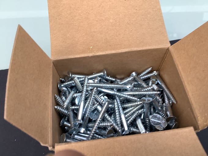 HOUTSCHROEF 4.0 x35 mm. Lang. Verzinktgleufkop. Platkop. 200stuks.