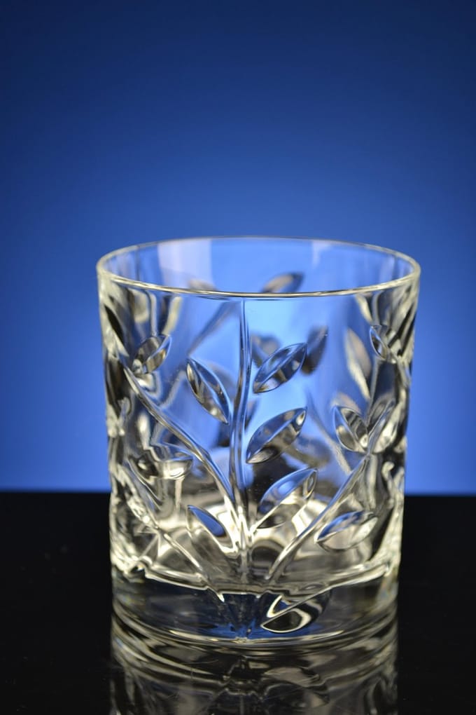 Luxe Kristallen Whiskyglazen – Set van 2 – Elegant Bladmotief