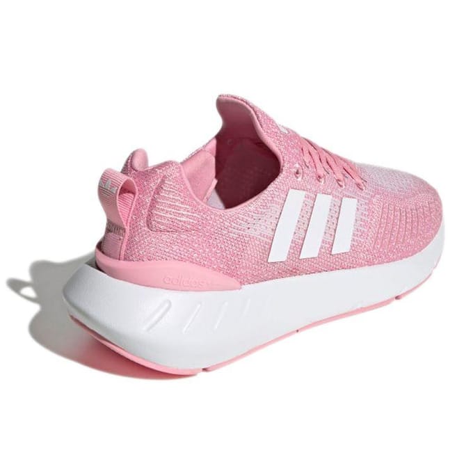 Schoenen dames adidas Swift Run 22
