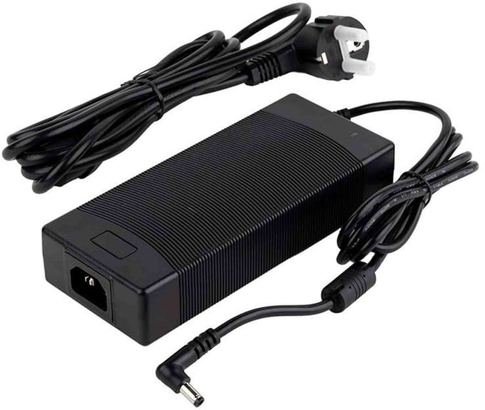NUX NAD28/4000 voeding – 28V 4000mA, tip negatief