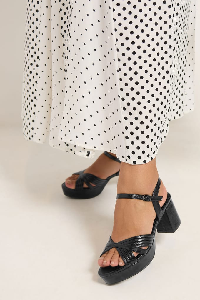Yours Zwarte Platformsandalen Met Vuitsnijding In Brede E En Extra Brede Eeepasvormsize 37EEE