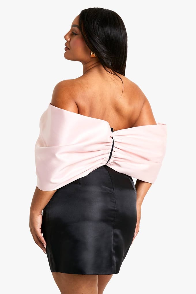 boohoo Dames Plus Taffeta Bandeau Extreme Bow Shift Jurk | Black | Maat: 28