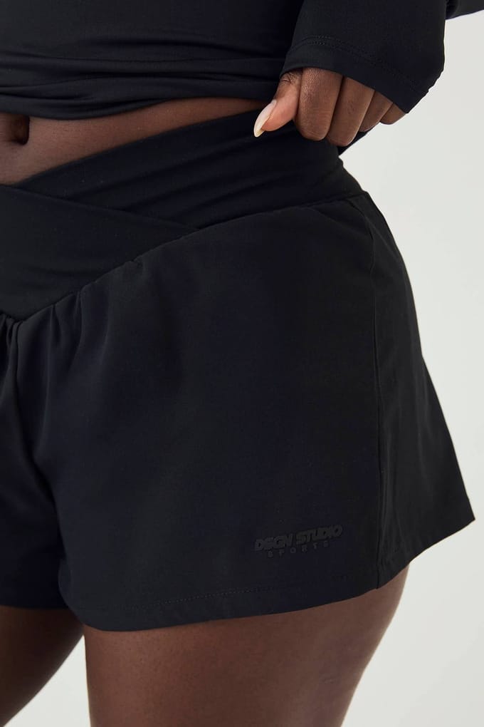 Dames DSGN Studio Wrap Taille Hardloopshort | Black | Maat: XS