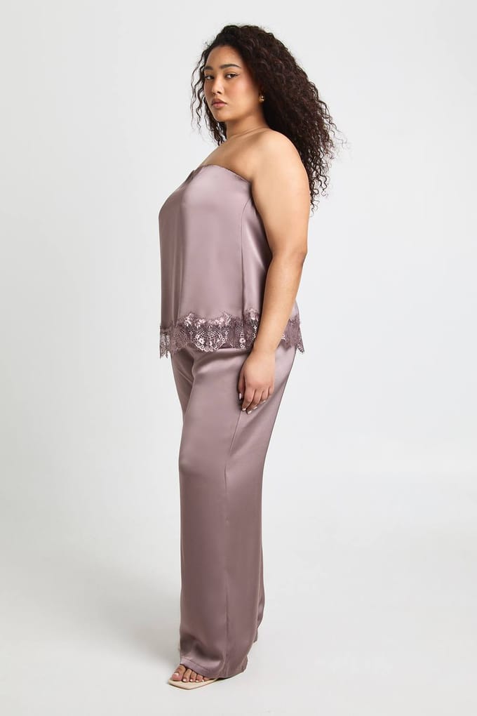 boohoo Dames Plus Satijn Wijde Pijpen Broek | Dusty Mauve | Maat: 44