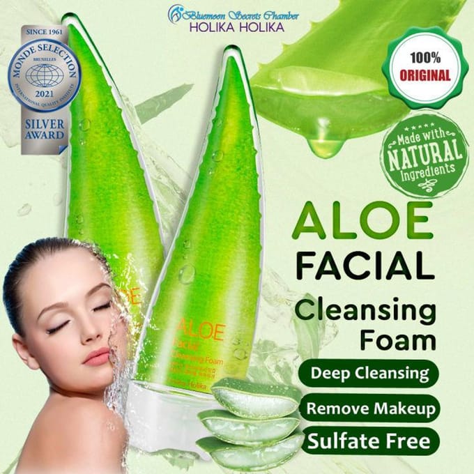Holika Holika Aloe Facial Cleansing Foam 150ml +RANDOM GIFT green
