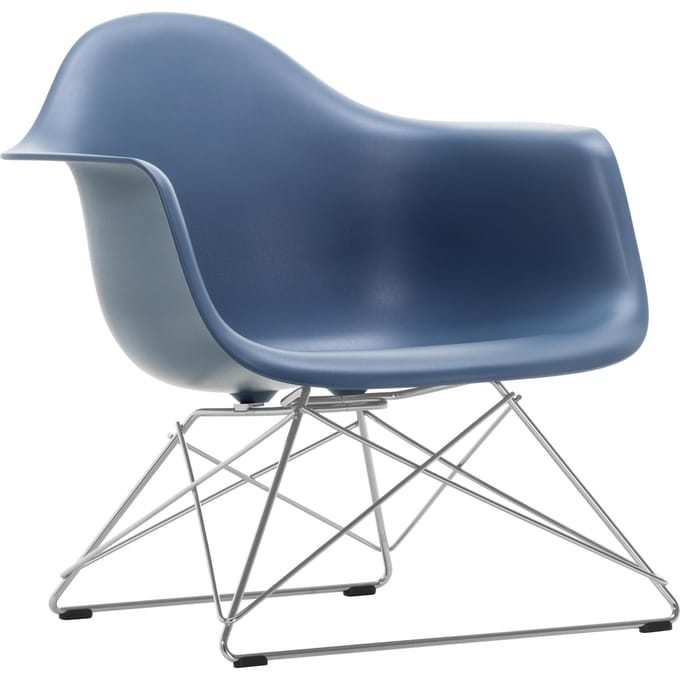 Vitra Eames Plastic Armchair LAR - zeeblauw RE - glanzend chroom