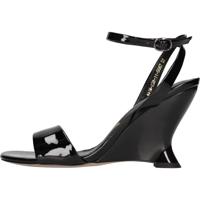 Emanuelle Vee Schoenen met zwarte hak