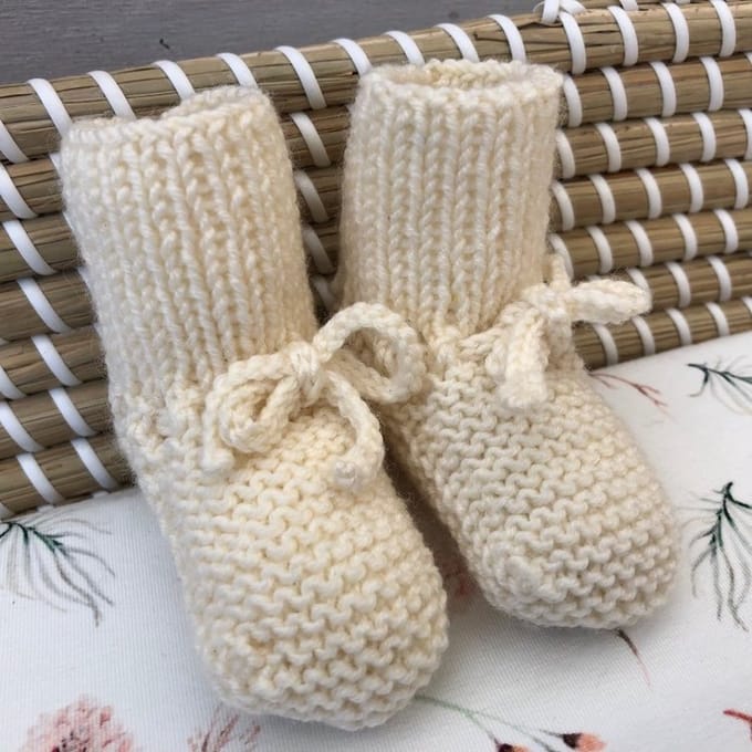 Gebreide babyslofjes - Kort - Off White - Merino Wol - Lovely Stitches
