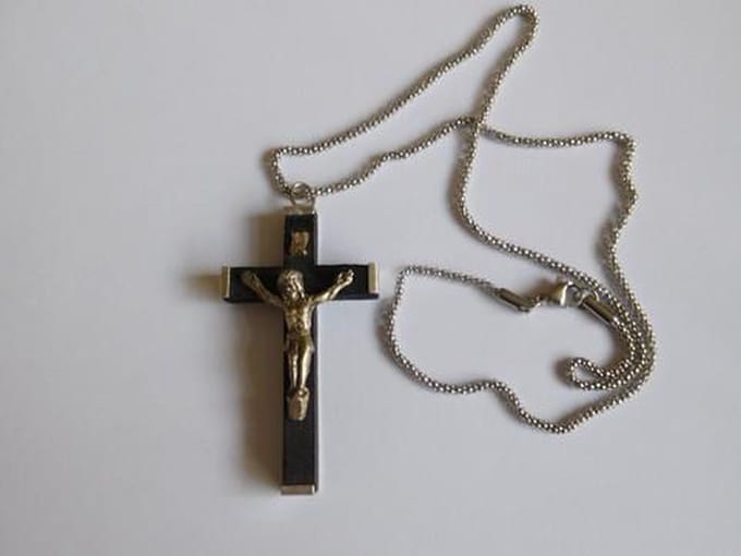 Ketting met hanger Benedictus kruisje zwart 7cm