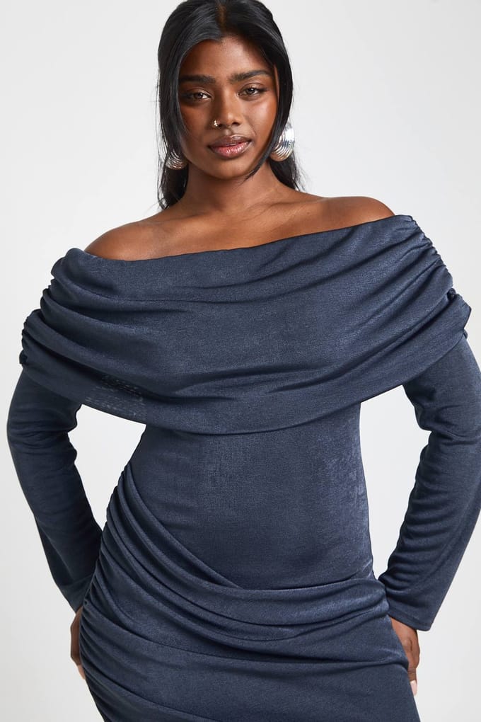 boohoo Dames Plus Gedrapeerde Bardot Midaxi Jurk | Charcoal | Maat: 26