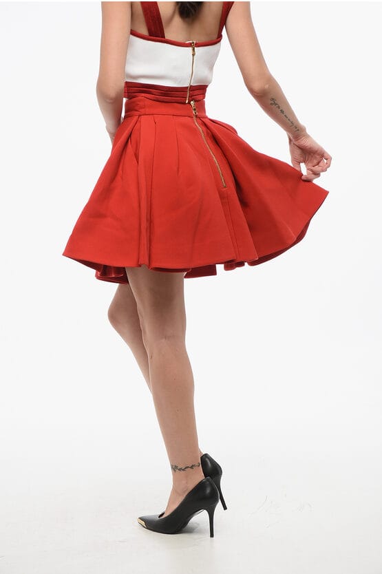 Wollen uitlopende rok in rood