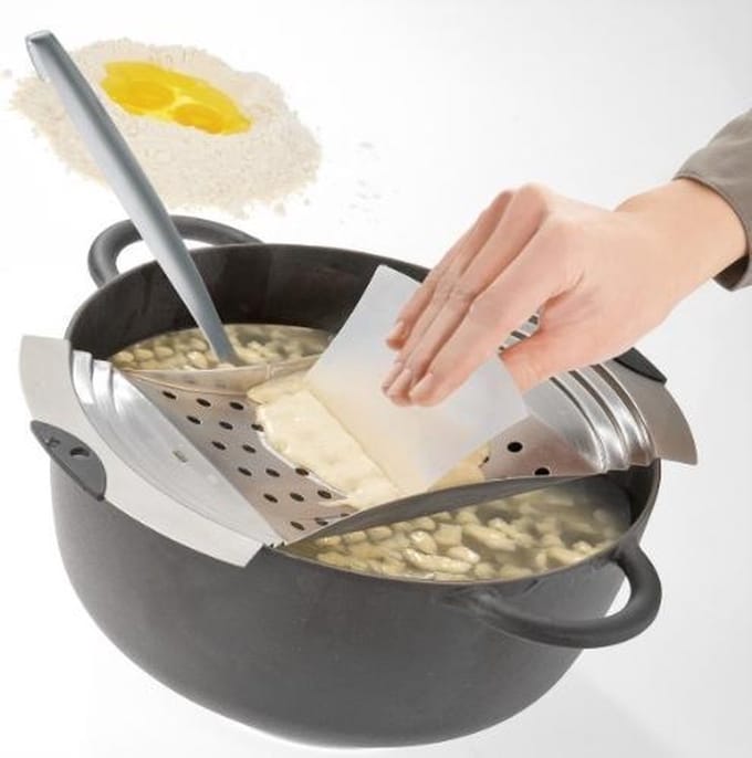 Spaetzle Maker Met Schraper - ERGO - Gefu