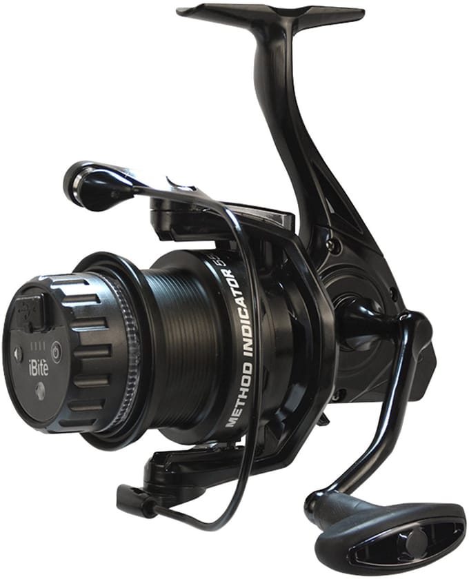 Werpmolen - met ingebouwde beetmelder - Carp Expert - 5500 - 8x gelagerd