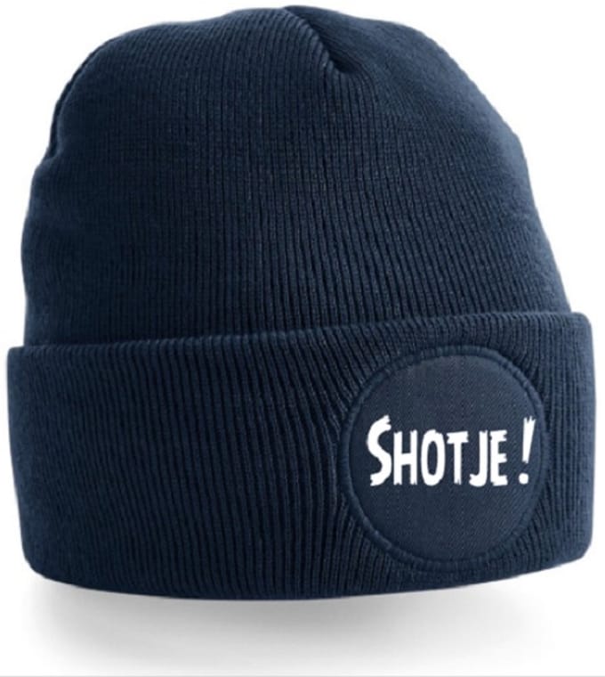 Muts met tekst Shotje *Blauw
