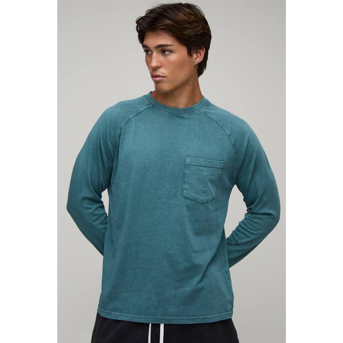 Essentieel Gewassen Regular Fit Raglan T-shirt Met Lange Mouwen En Borstzak | Forest | Size Medium