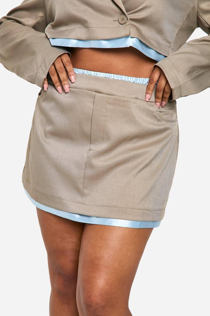 boohoo Dames Plus Minirok met Satijnen Tailleband | Steen | Maat: 56