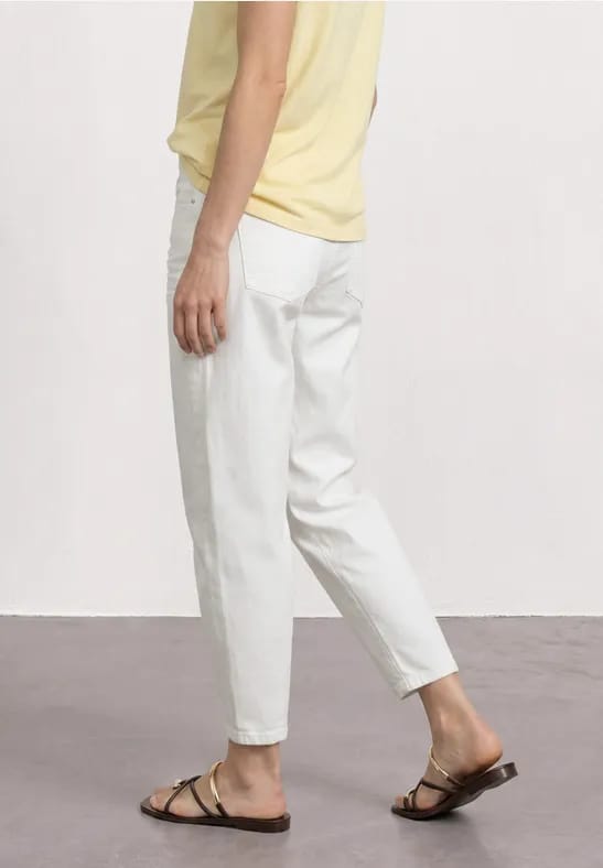 High Waist Barrel Leg Jeans in Loose Fit