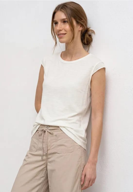 Shirt met afhangende schouders en gehaakte details