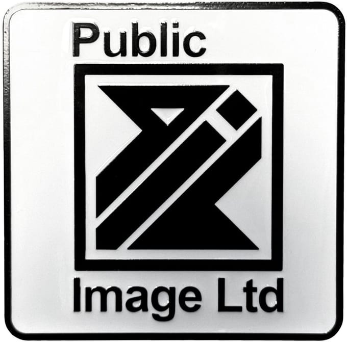 Pil Public Image Ltd - New Logo Koelkastmagneet - Wit/Zwart