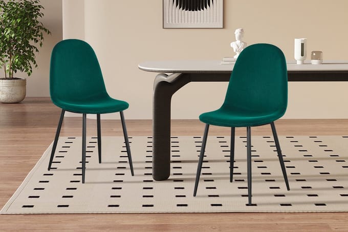 Eetkamerstoel Boy Groen – Fluweel – Zwarte Metalen Poten – Per Stuk