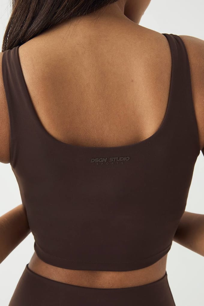 Dames DSGN Studio Ultra Sculpt Longline Plunge Sport BH | Dark Chocolate | Maat: Small