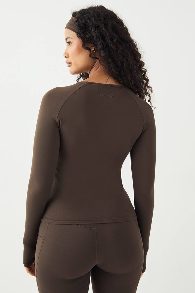 Dames DSGN Studio Ultra Sculpt Lange Mouwen Top | Espresso | Maat: Medium