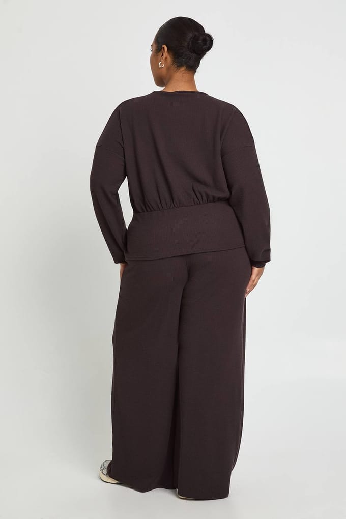 boohoo Dames Plus Getailleerde Lange Mouw Top en Broek Co Ord | Chocoladebruin | Maat: 46