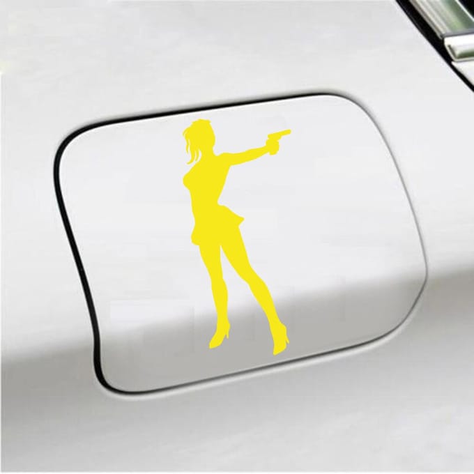 Bumpersticker - Vrouw Met Geweer - 8 X 16 - Geel