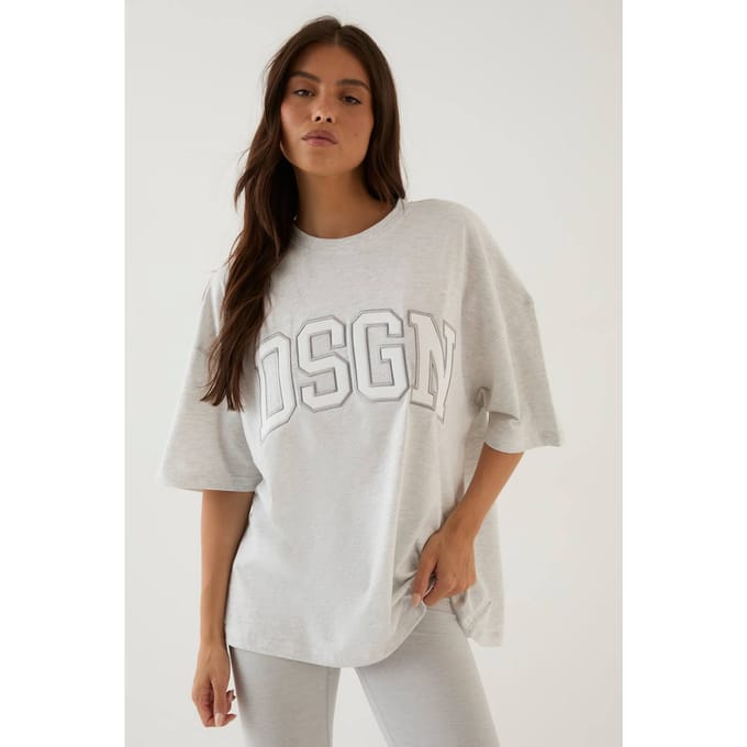 Dames Dsgn Studio Collegiate Applicatie Oversized T-shirt | Asgrijs | Maat: Small