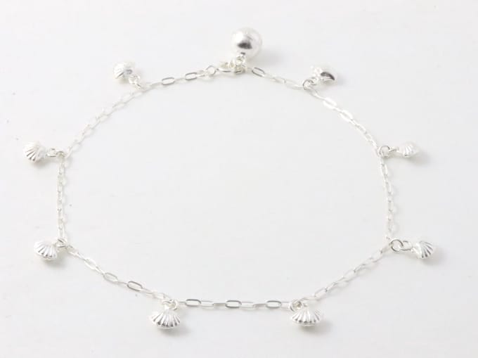 Fijne zilveren enkelband met schelpjes