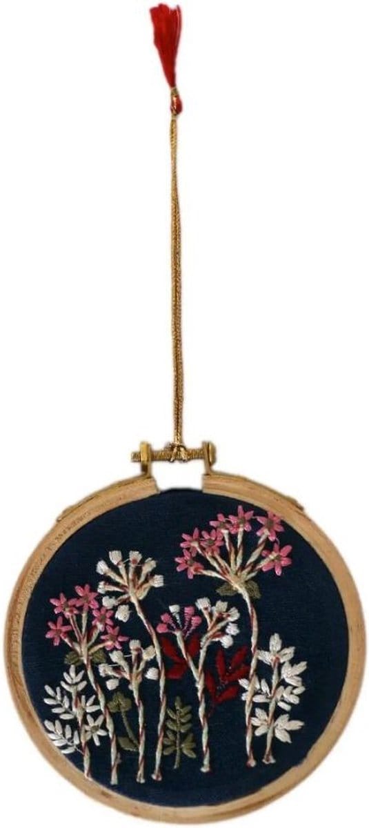Ornament - Crocus - Hout - Geborduurd - 11 x 11 cm